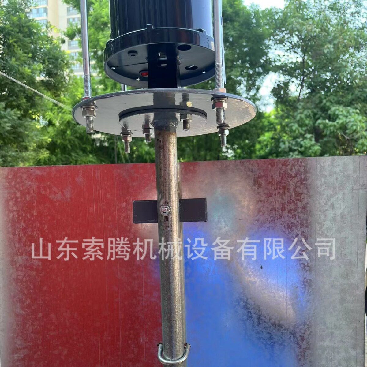 轨道太阳能停车指示牌带信号灯的火车停车标志牌太阳能板配件