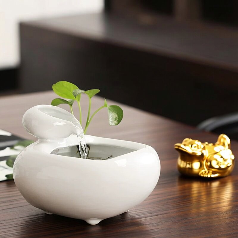 创意陶瓷招财桌面流水摆件图片