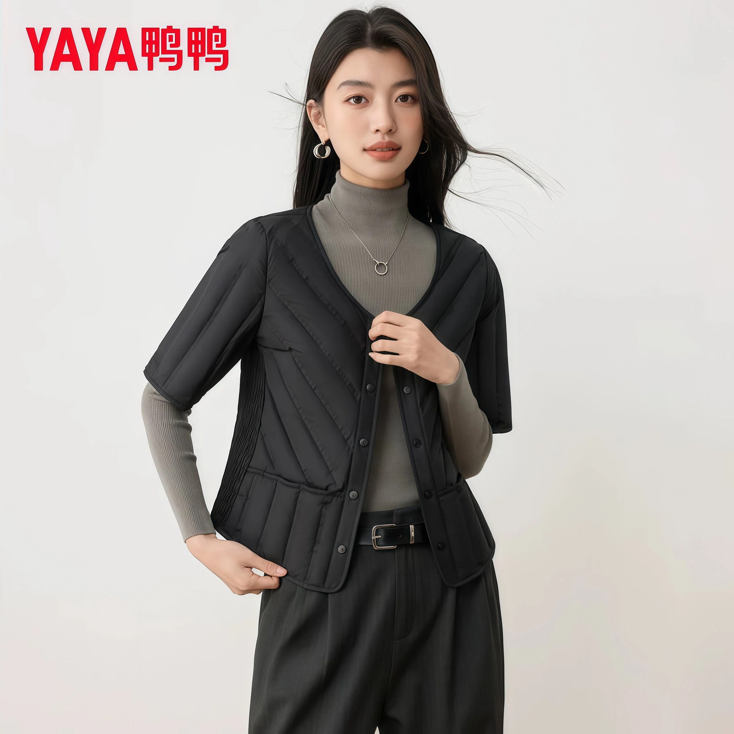 鸭鸭集团旗舰店2026年冬季新款加厚保暖加绒内胆短款修身妈妈外套