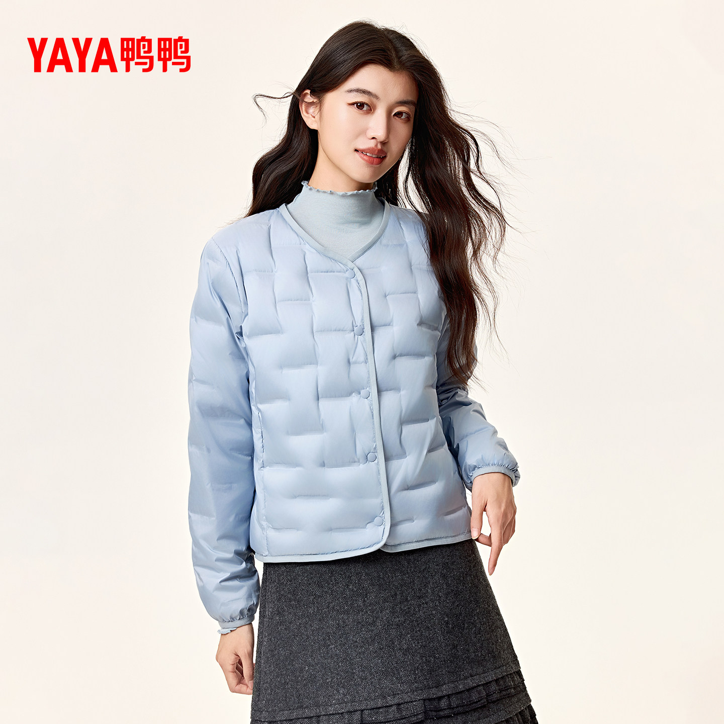 鸭鸭轻薄羽绒服女短款 V领压胶工艺秋冬新款轻便百搭无领直筒外套