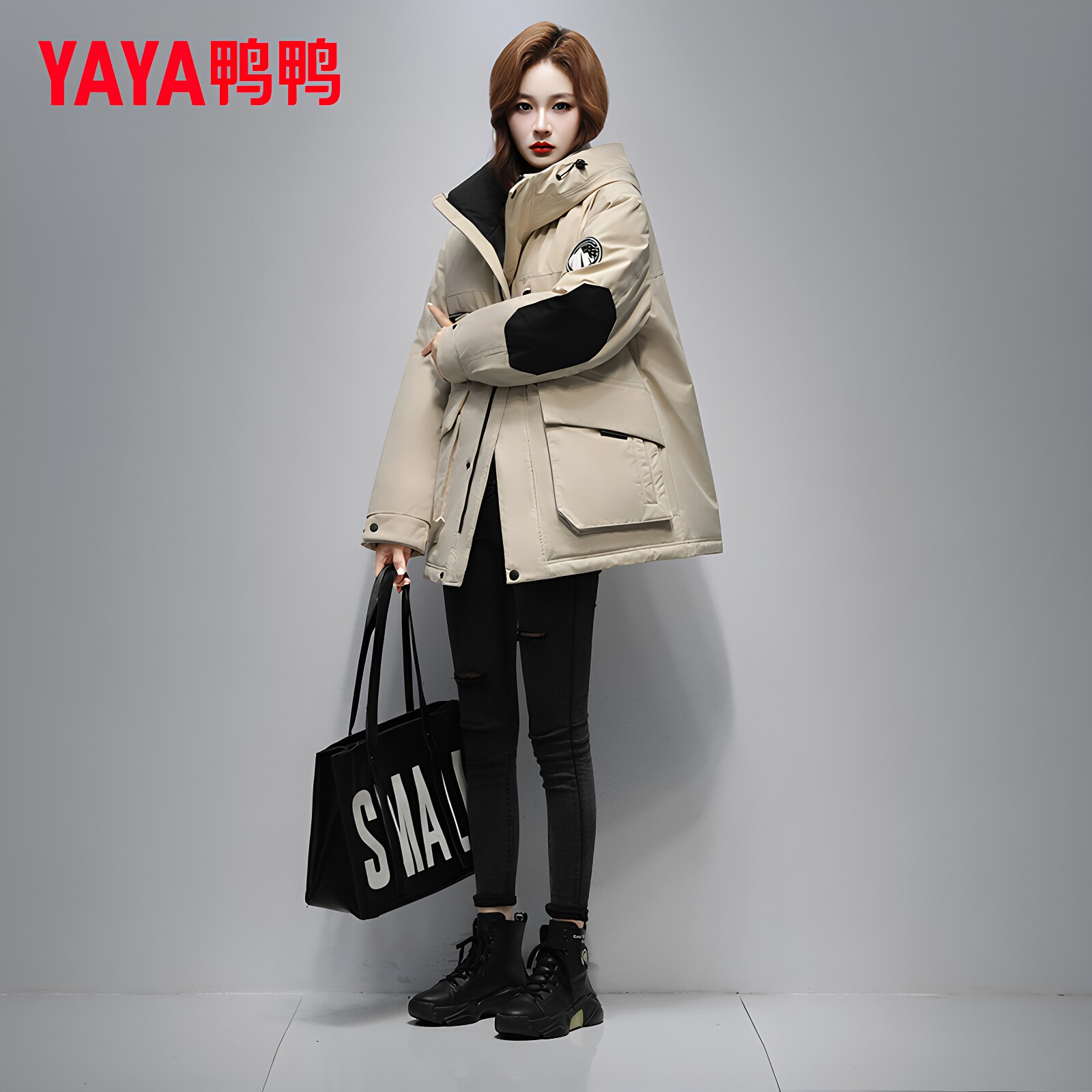 鸭鸭集团旗舰店2026新宽松羽绒服女保暖连帽黑色户外休闲极简外套