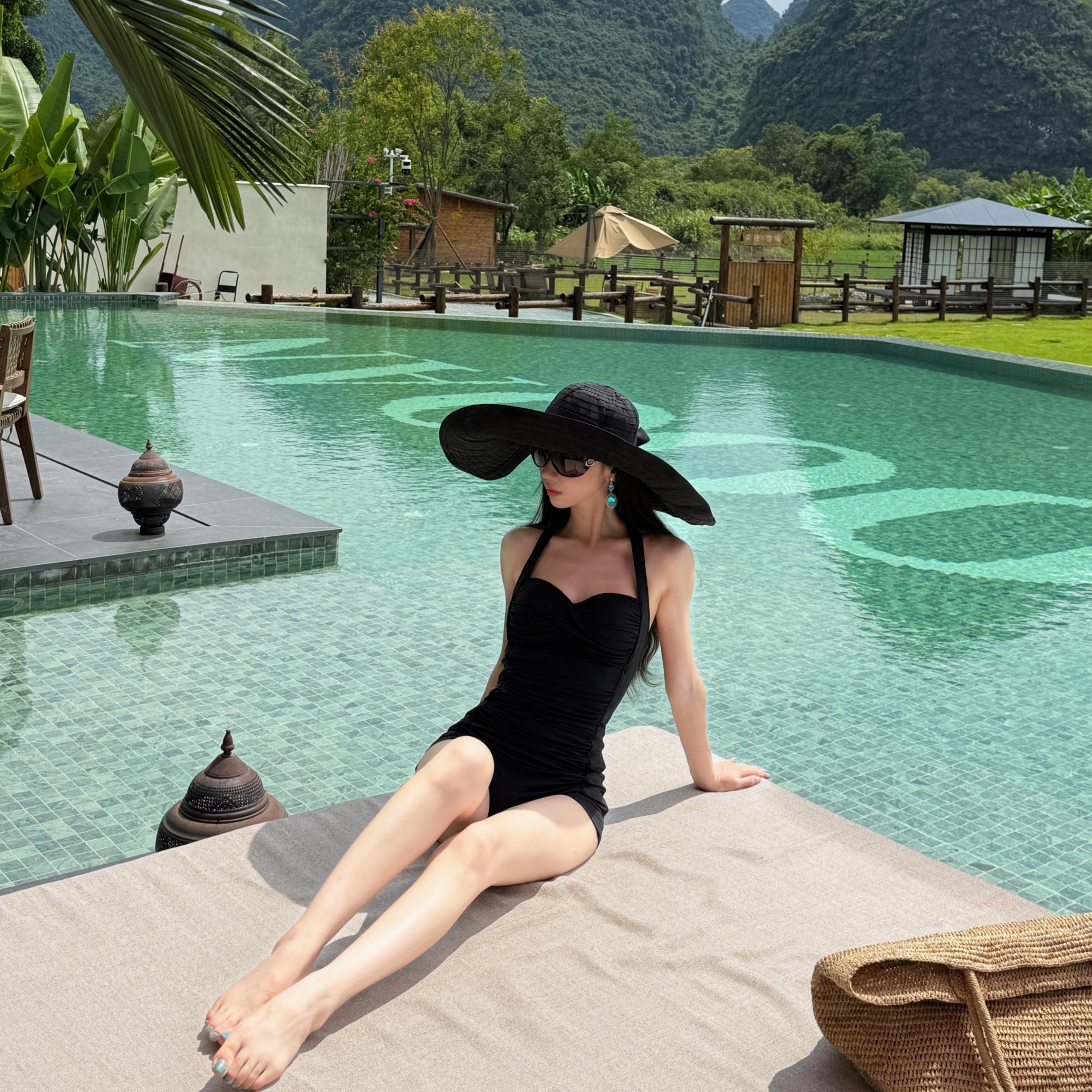 SEAFOLLY 黑色挂脖连体纯色泳衣纯欲性感气质修身泳装优雅比基尼