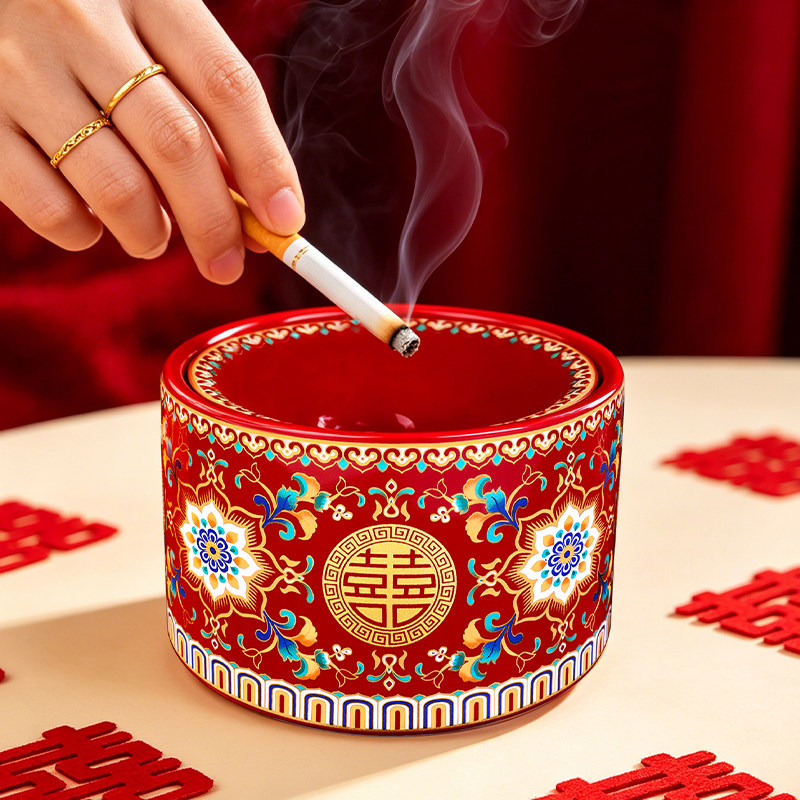 婚庆彩陶瓷烟灰缸底部加水