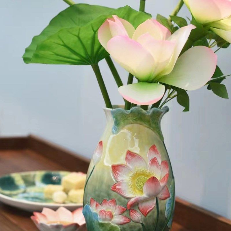 方亚陶瓷莲花花瓶好运莲莲中式台面高花瓶手绘釉下彩精致家居礼品