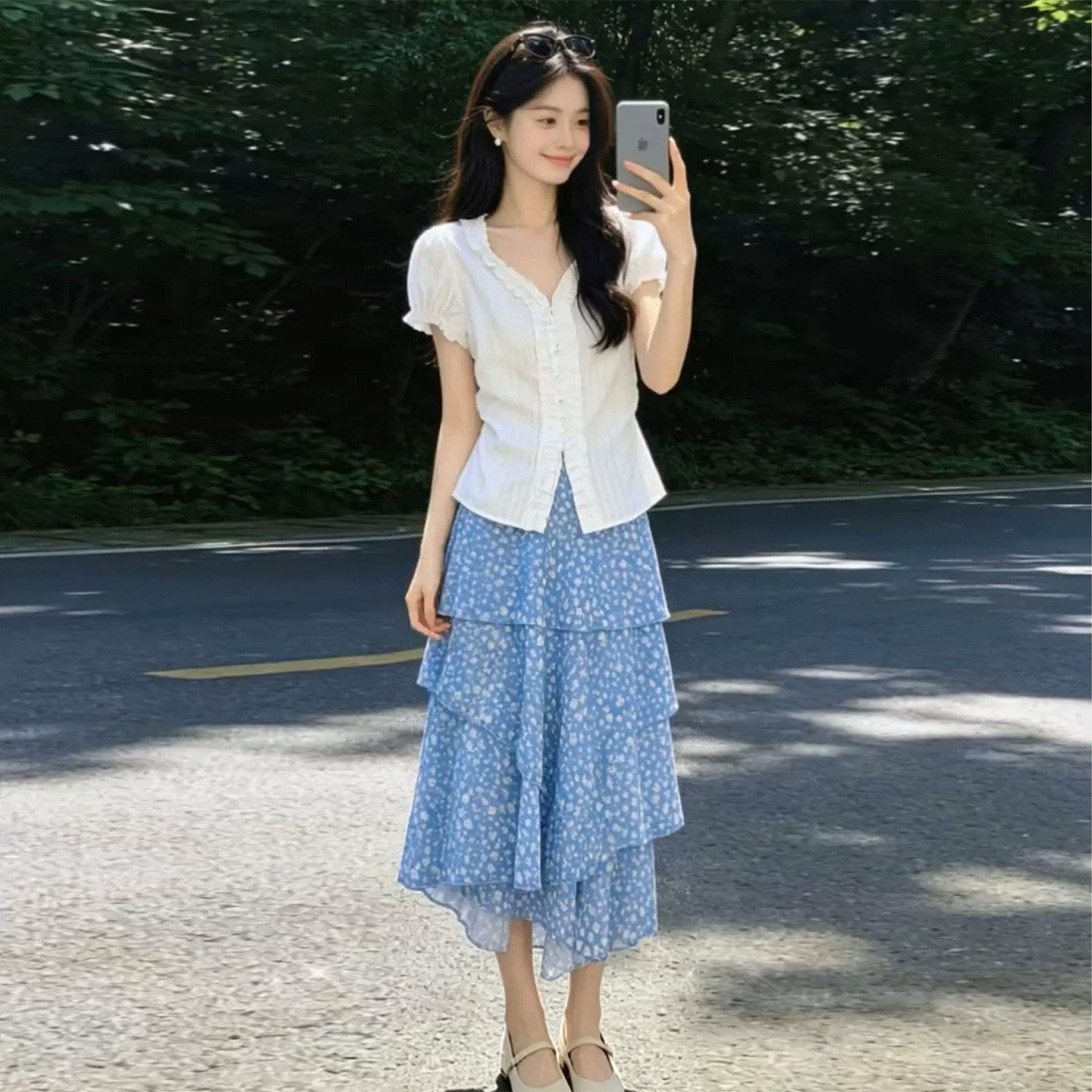 2026新款白色衬衫蓝色碎花半身连衣裙子女夏季巨好看穿搭套装短裙