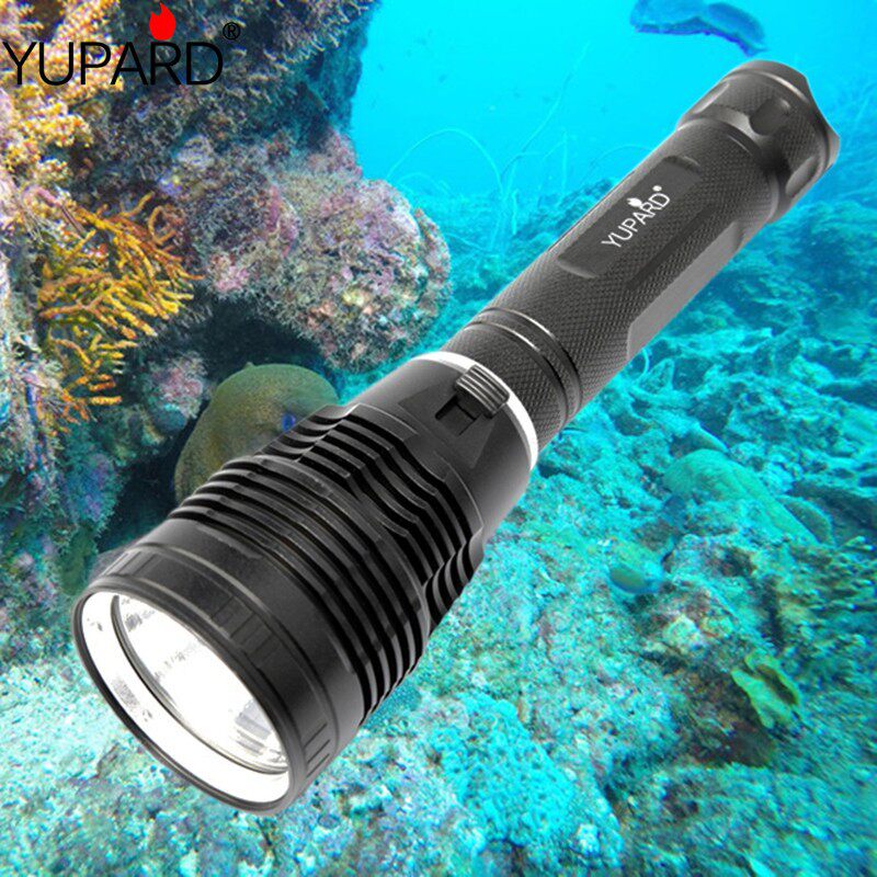 强光P70大功率潜水手电水下防水夜潜补光拍摄远射探照应急灯