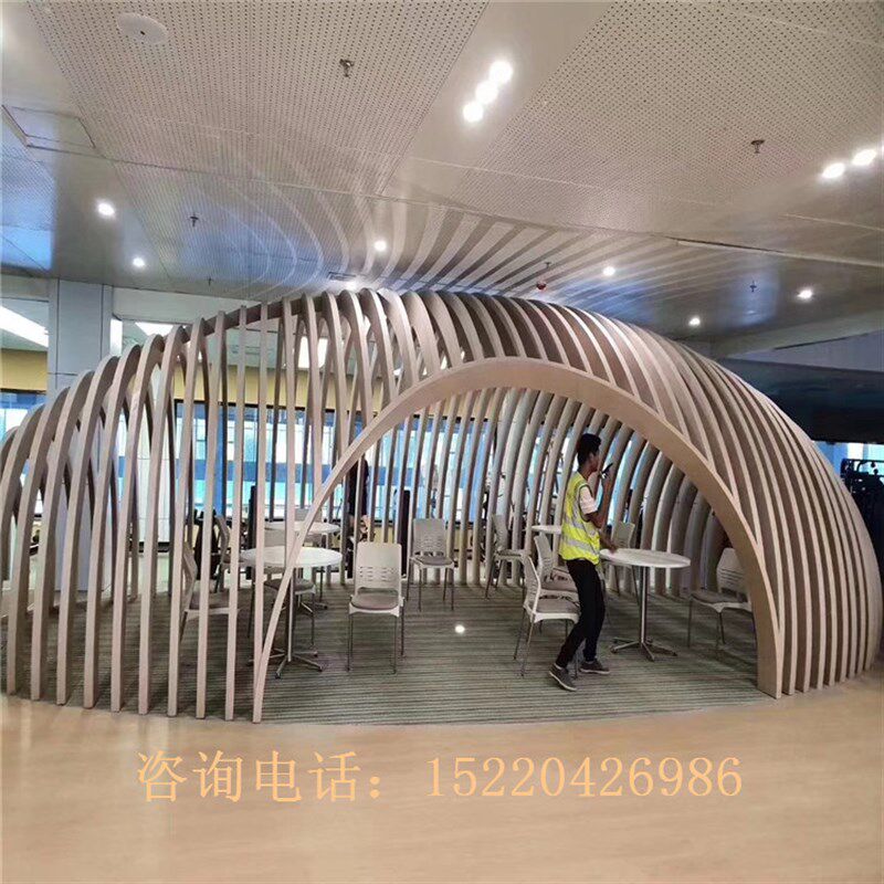 定制连锁超市铝合金室内异型装饰吊顶弧形拉弯型材木纹方管波浪管