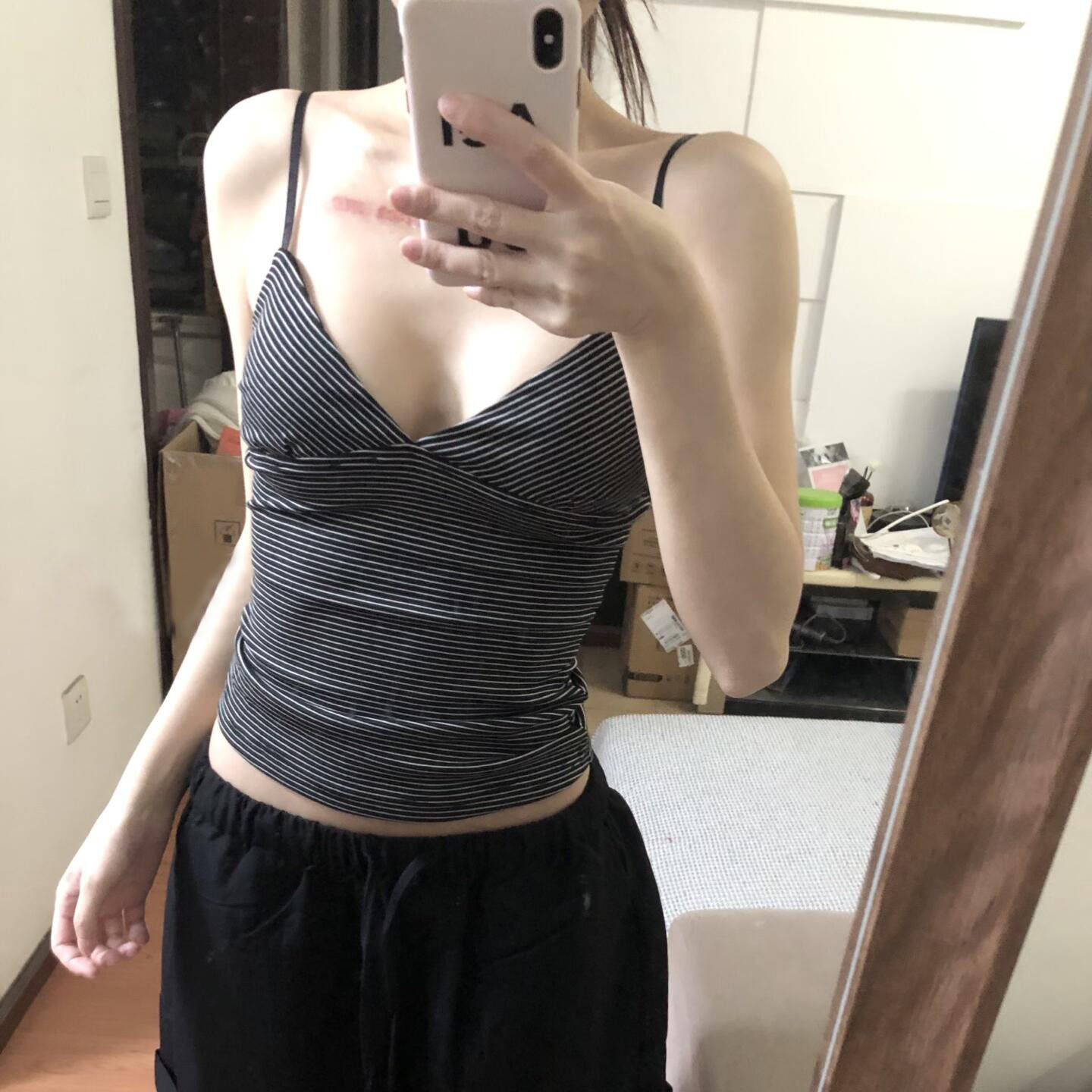 黑色条纹吊带背心女夏季
