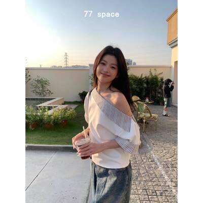 77 space百搭假两件斜领拼接条纹露肩上衣白色宽松短袖T恤女夏季