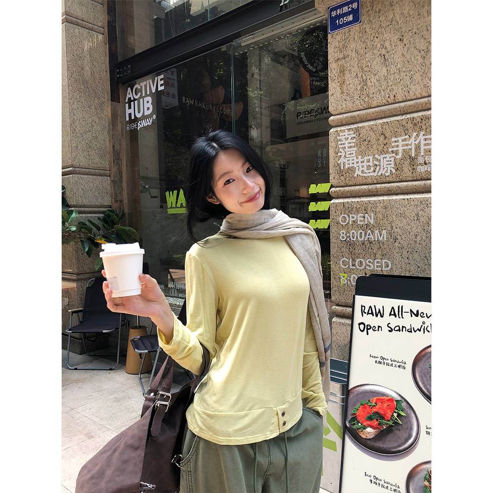 [9hour]松弛感半高领打底衫秋季新款下摆纽扣设计感针织衫