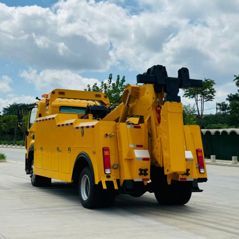 道路停车场拖车救援修理厂救援车