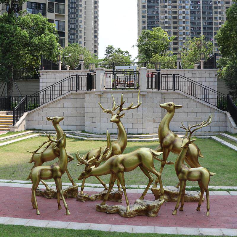 卡通银鹿抽象动物雕塑落地仿铜麋鹿摆件大型户外广场公园景观装饰