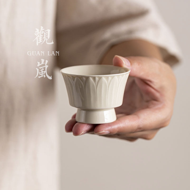 观岚定窑白莲瓣茶杯主人杯陶瓷家用浮雕闻香杯中式个人单杯品茗杯