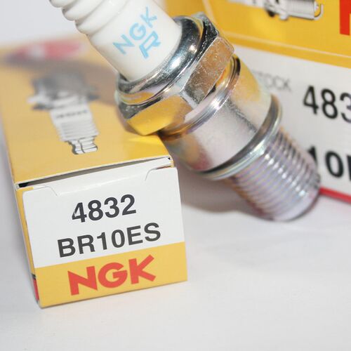 NGK火花塞BR10ES适用于两冲TZR 125 250 NSR CRM 125 250黑魔雷神