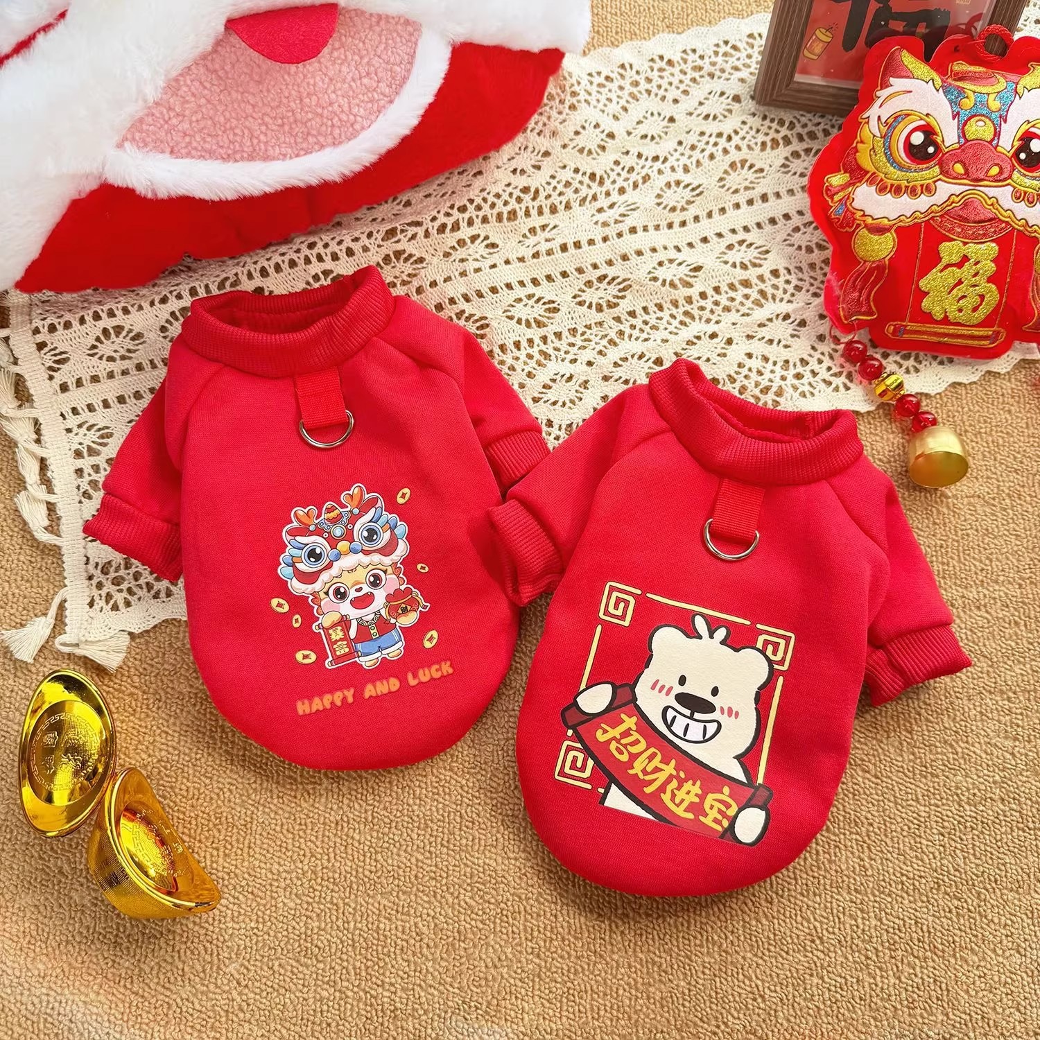 秋冬季猫咪狗狗宠物衣服圆领卫衣红色拜年服招财可牵引加厚两脚衣