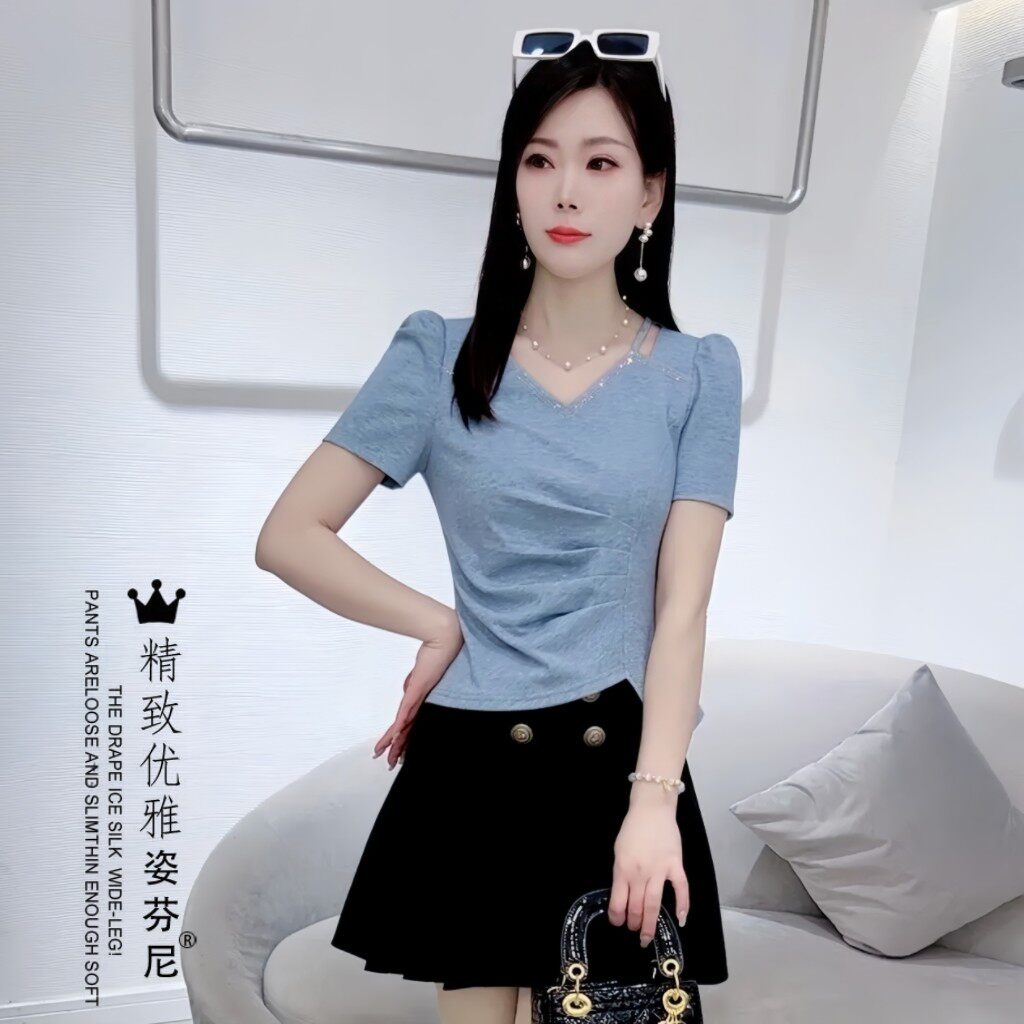 时尚修身短袖T恤女夏季新款洋气减龄V领上衣小个子设计感烫钻小衫
