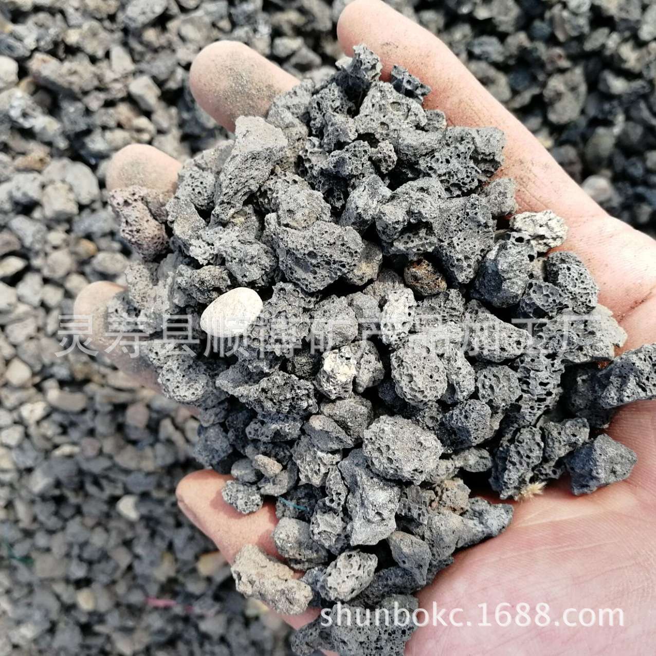 多肉介质颗粒土植料 黑色火山石颗粒 园艺水族黑色火山岩滤料