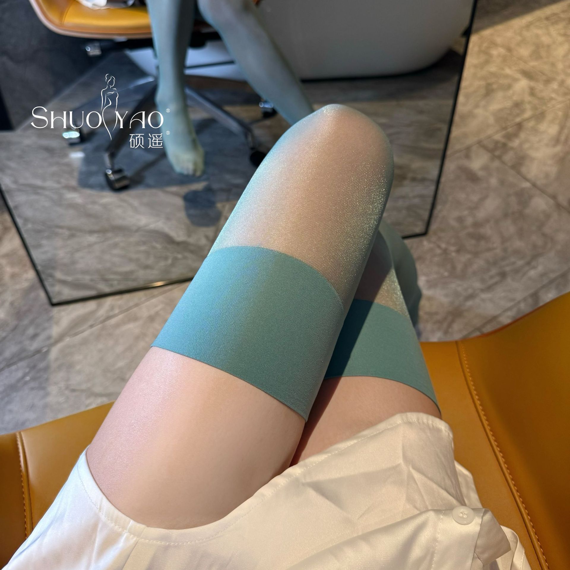 多巴胺绿色超薄过膝闪光丝袜