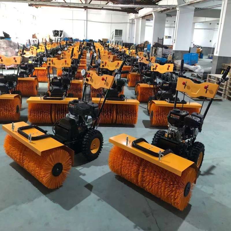 隆鑫汽油发动机手推式扫雪机80型小型手扶式工厂工程地坪扫灰机