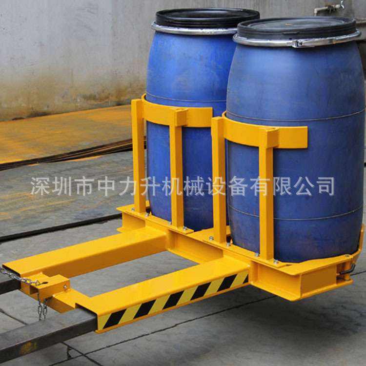 抱箍式叉车专用油桶夹 重型属具油桶夹具 塑料桶专用夹具