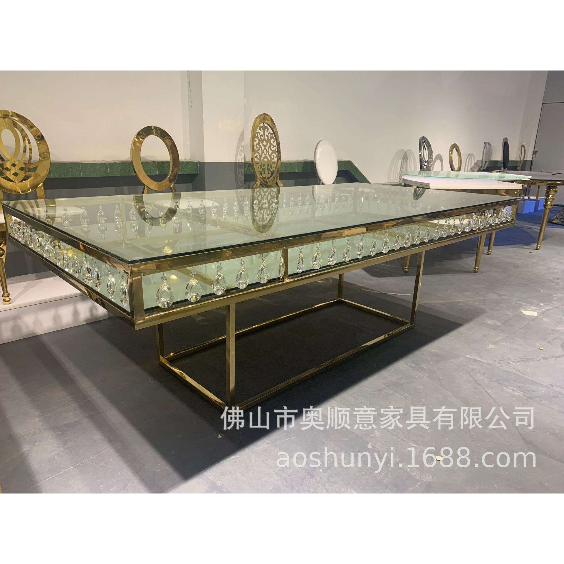 厂家直销北欧不锈钢框架玻璃宴会餐桌 酒店宴会水晶吊件挂饰方桌