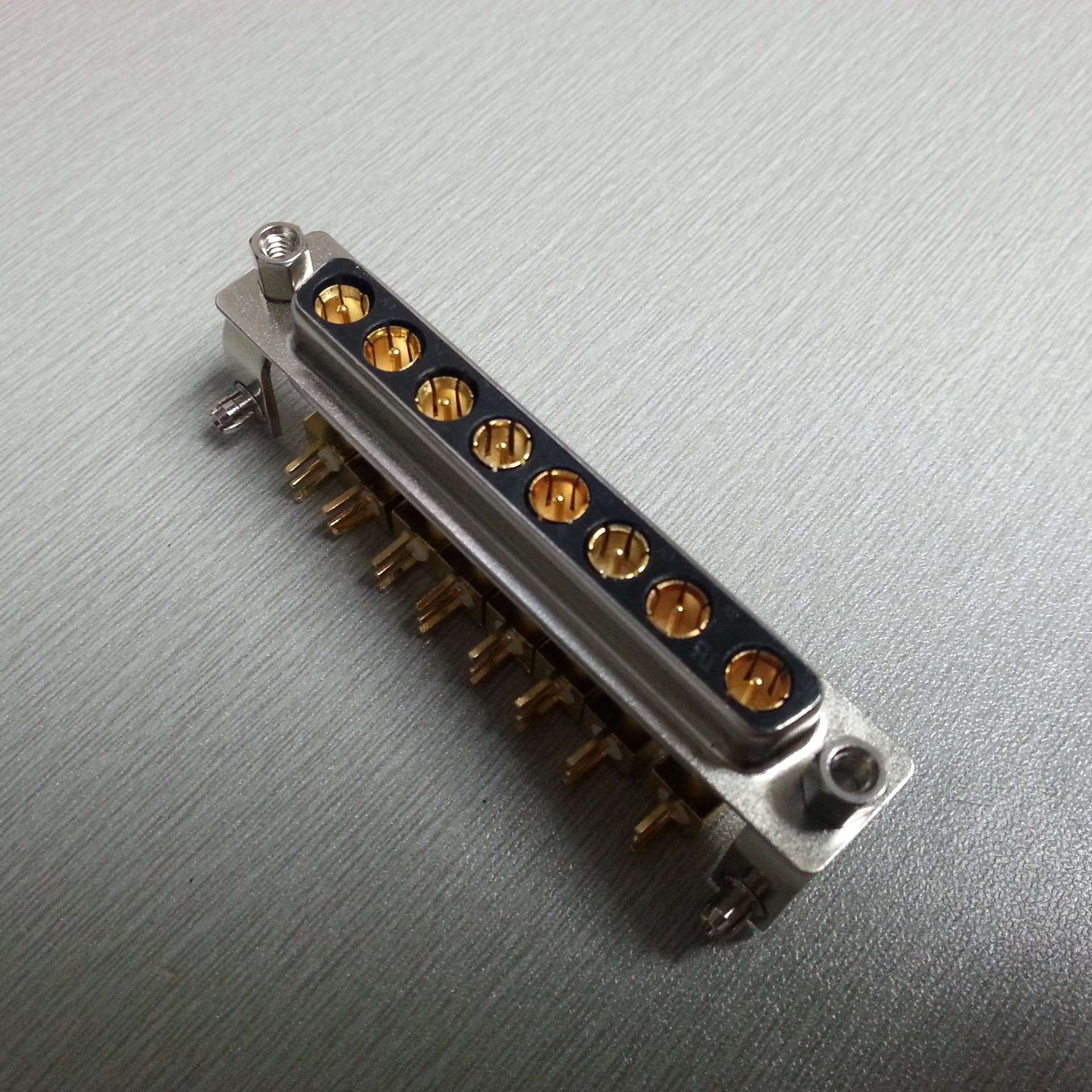 射频同轴式8W8母头连接器 实心级插头 射频弯脚式8大母端子接插件