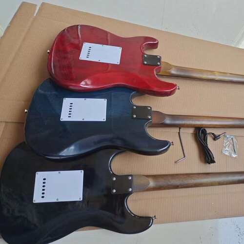 厂家ST电吉他白品线杨木琴体科技木指板进口枫木头电声吉他新款