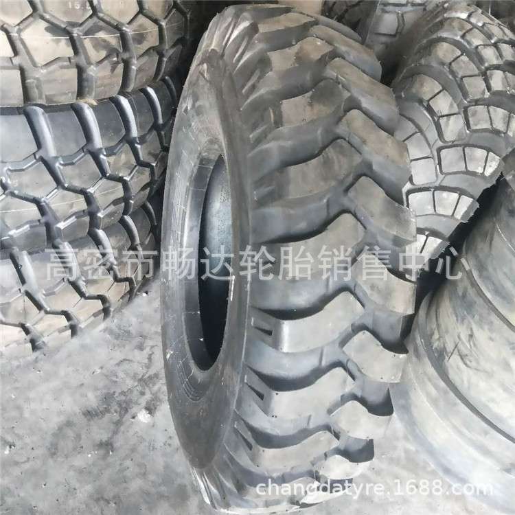 销售12.00-20越野人字花纹 各种越野车轮胎