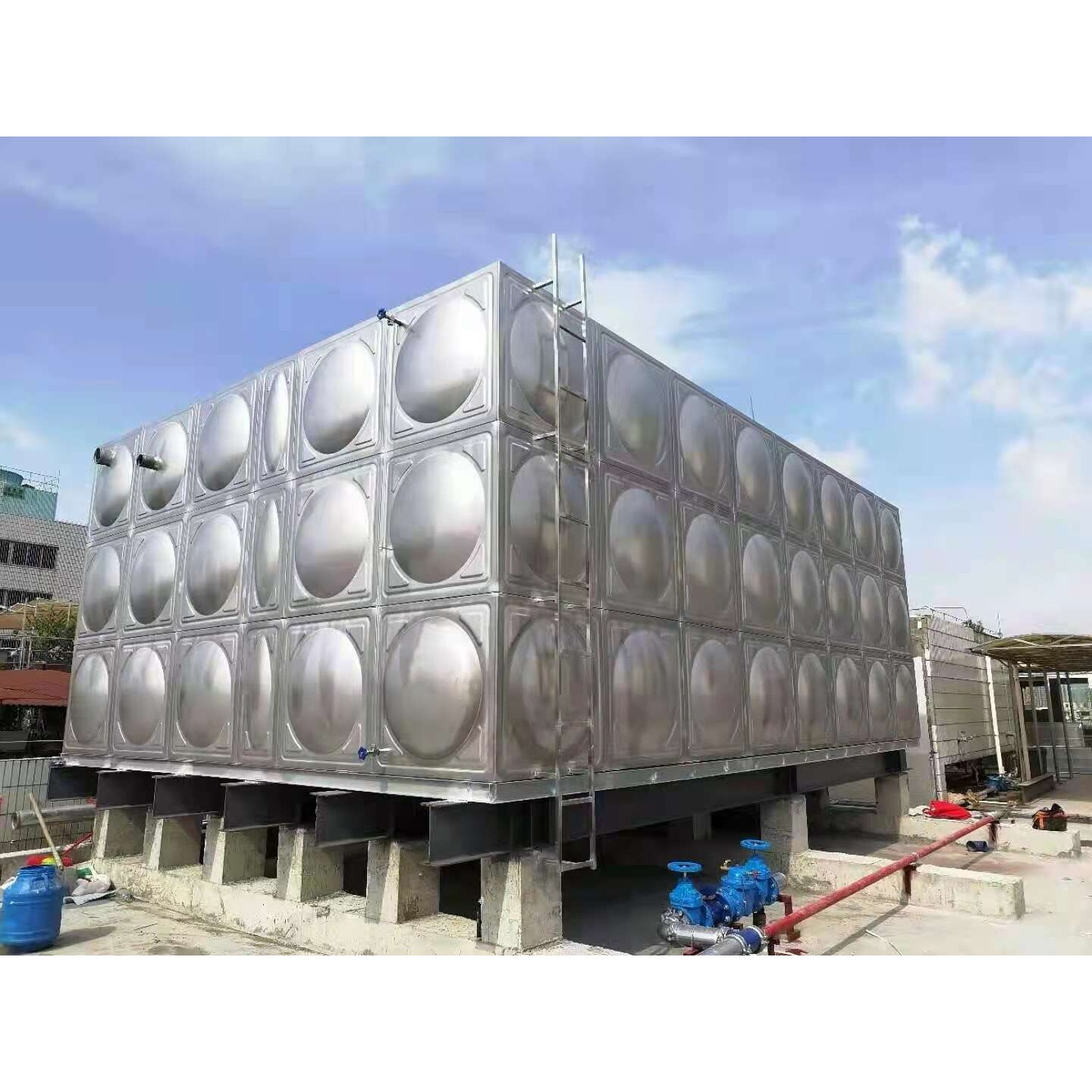 100罐家用太阳能水罐太阳储水家用立方水塔水塔储水罐厂家大型