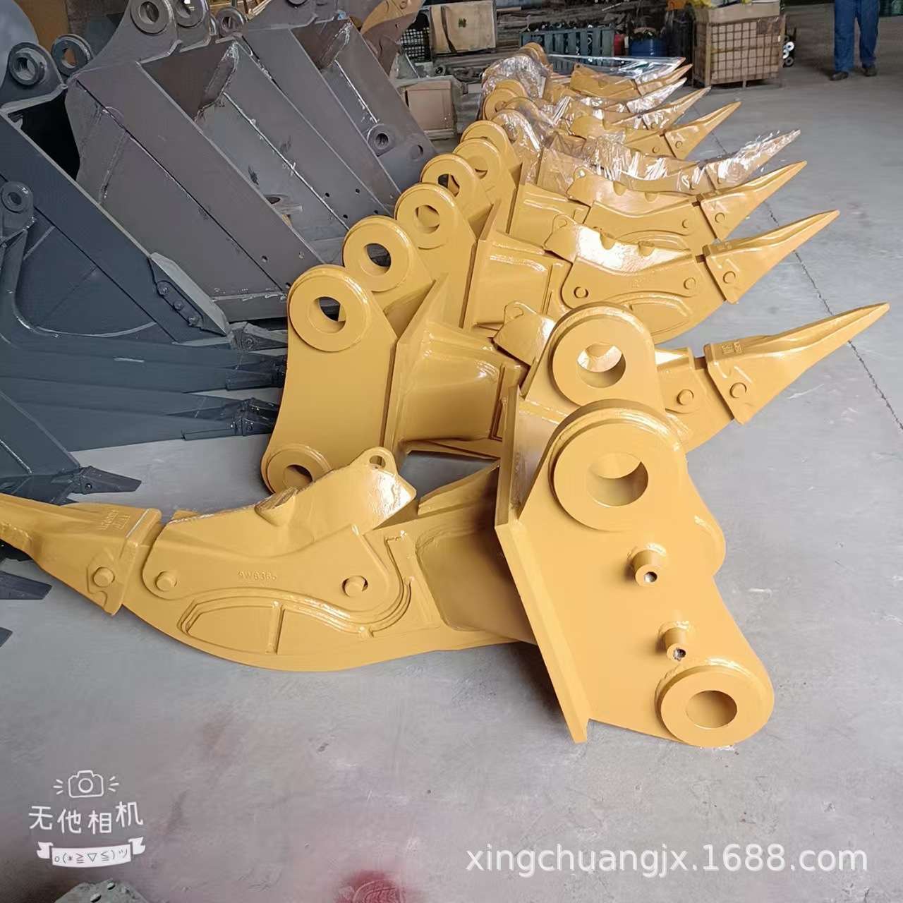 挖掘机松土器单钩翻松土壤 高强度锰钢打造坚固耐用 挖机鹰嘴钩