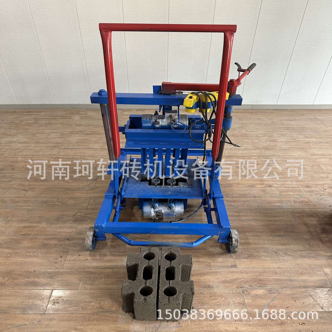专业生产小型砌块砖机规格多样水泥砖机家用粉煤灰砖机生产互锁砖