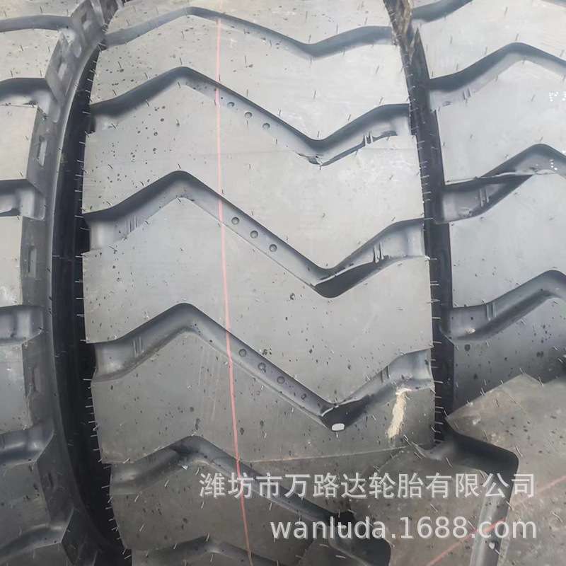 355/65R18轮胎 运梁机平板拖车运梁车全钢丝工程机械轮胎