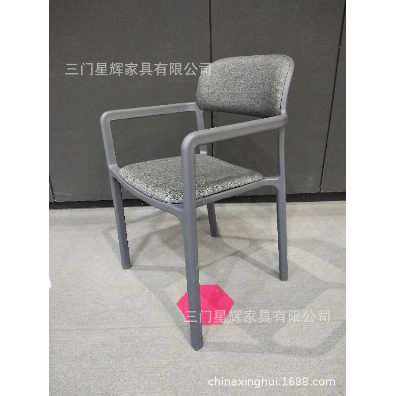 现代简约布艺叠放餐椅北欧咖啡餐厅酒店设计师椅子扶手靠背凳