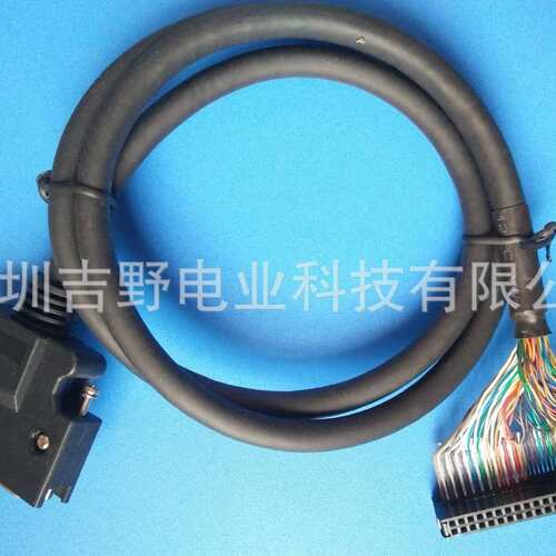 欧 姆龙伺服连接线XW2Z-100J-B32驱动器与伺服中继单元格间的电缆