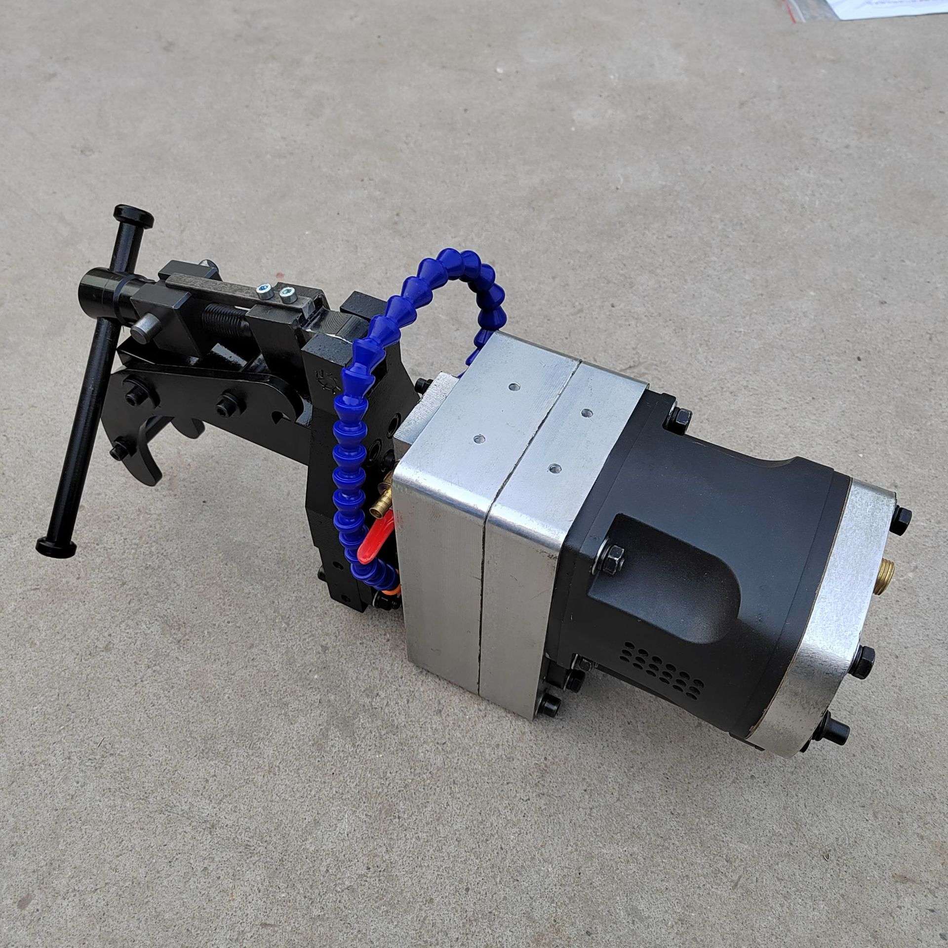 ZQJ-31气动轨道钻XQZ-32矿用轻轨打孔机自锁加紧装置轨道打孔机
