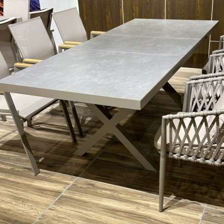 户外桌椅庭院阳台铝合金拉伸台酒店休闲防水防腐木岩板陶瓷伸缩桌