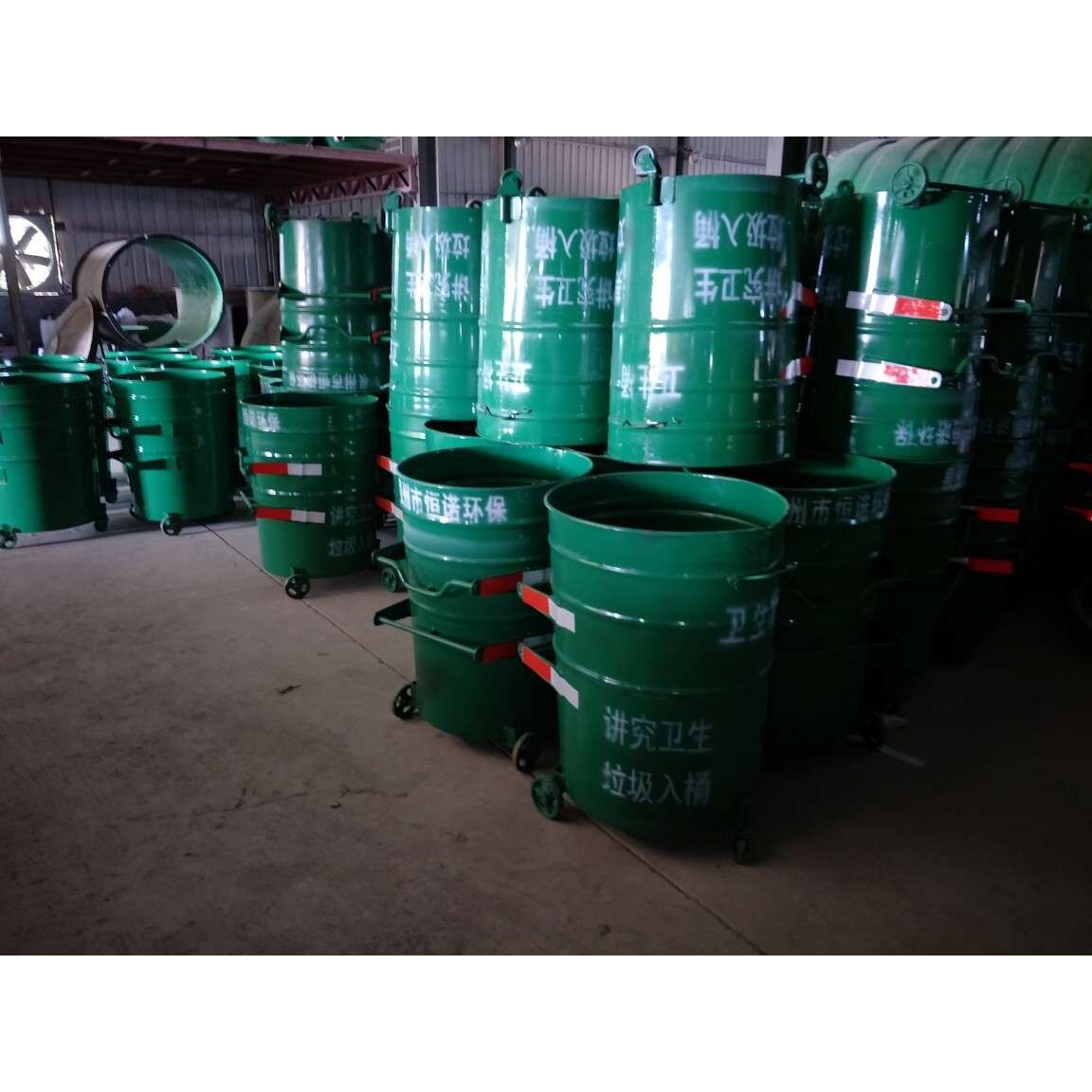 厂家直供户外环卫铁皮各类垃圾桶分类圆形挂车桶工业厨余泔水桶