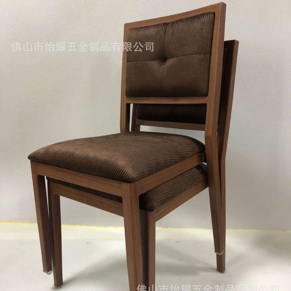 铝合金休闲木纹餐椅 时尚餐厅金属椅子 饭店餐椅 金属制品婚庆椅