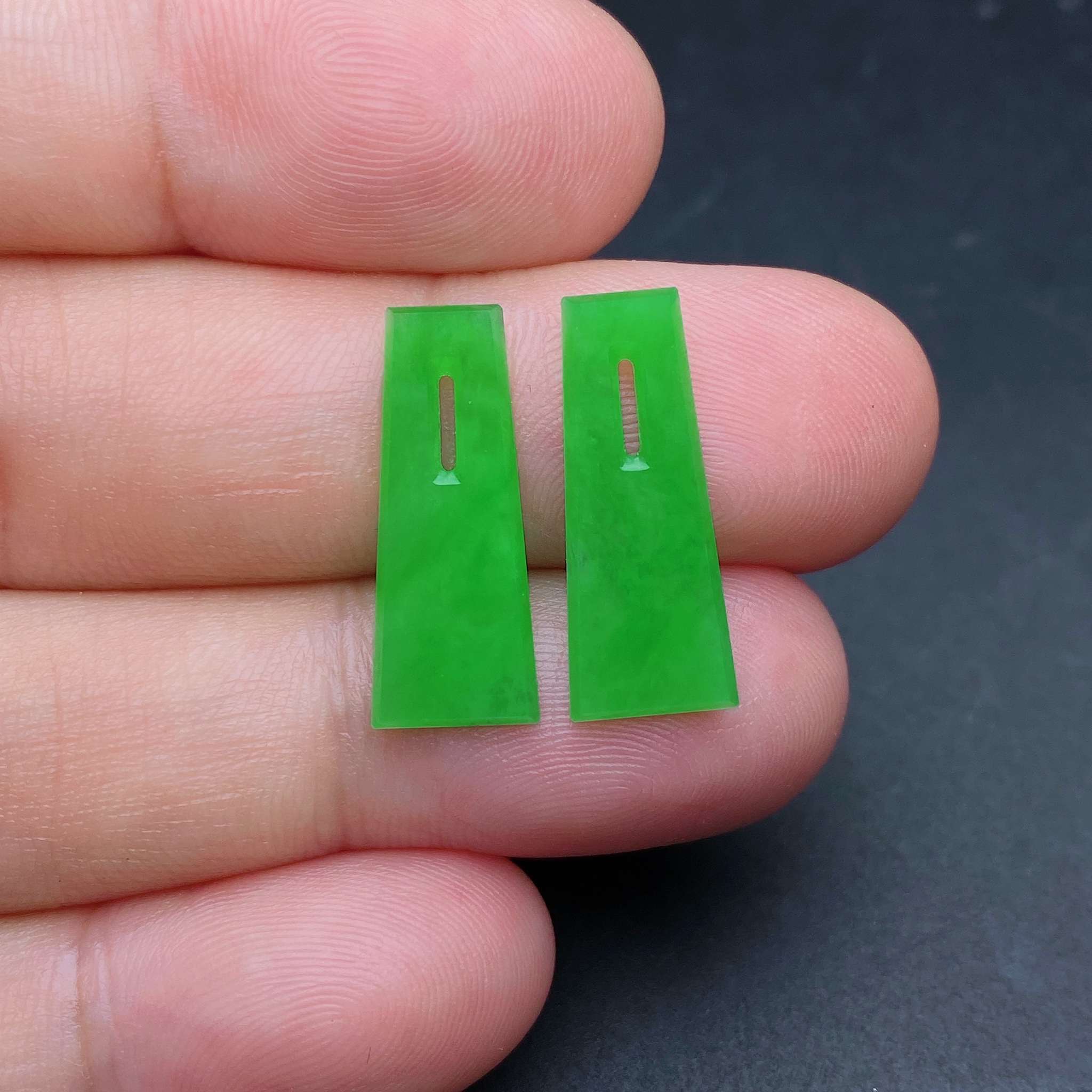 缅甸天然翡翠a货冰阳绿无事牌方糖一对裸石bgdc卡18.6-7.7-1.8mm