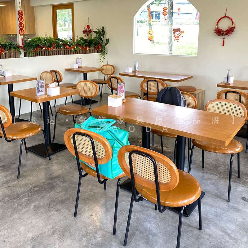 简约乡村咖啡桌椅西餐厅饭桌小吃汉堡实木餐桌椅子网红商用洽谈桌