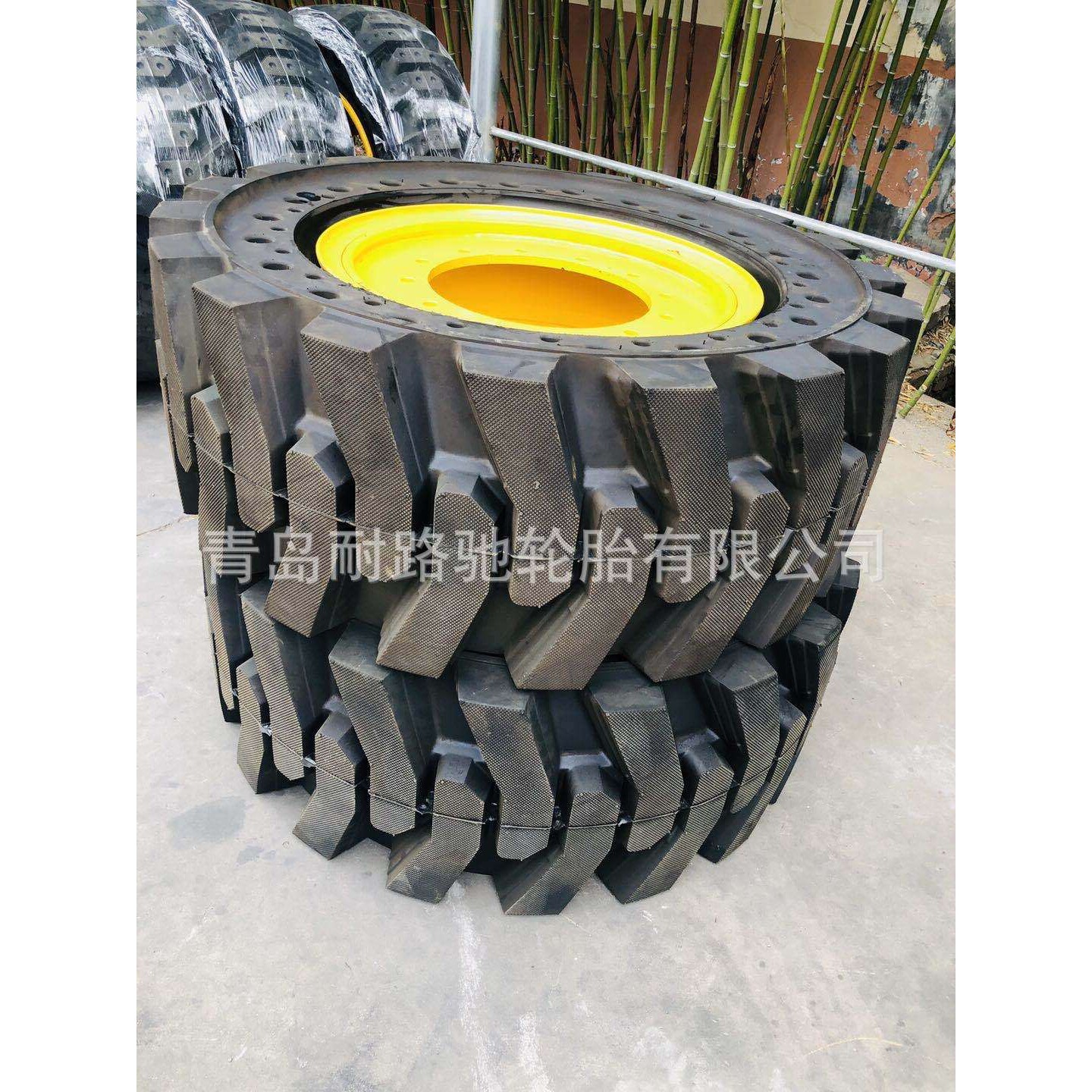矿山车实心轮胎385/65-20 1100/45-25配带钢圈445/65-20