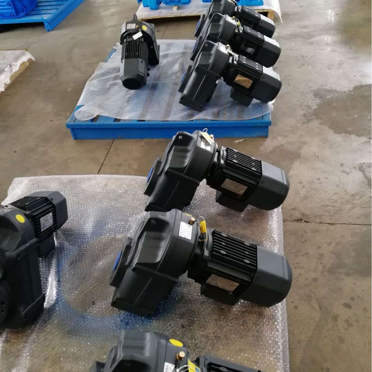 精密直角转向器齿轮箱十字螺旋锥换向器T系列齿轮减速机传动