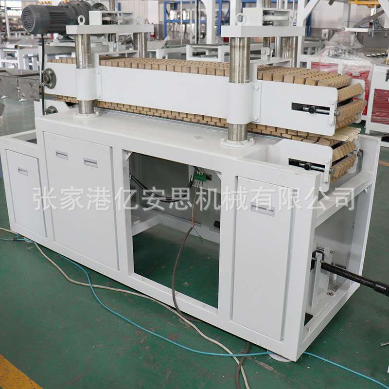塑料阴阳角线PVC护角条批腻子墙角直角保护条收边条加工生产线