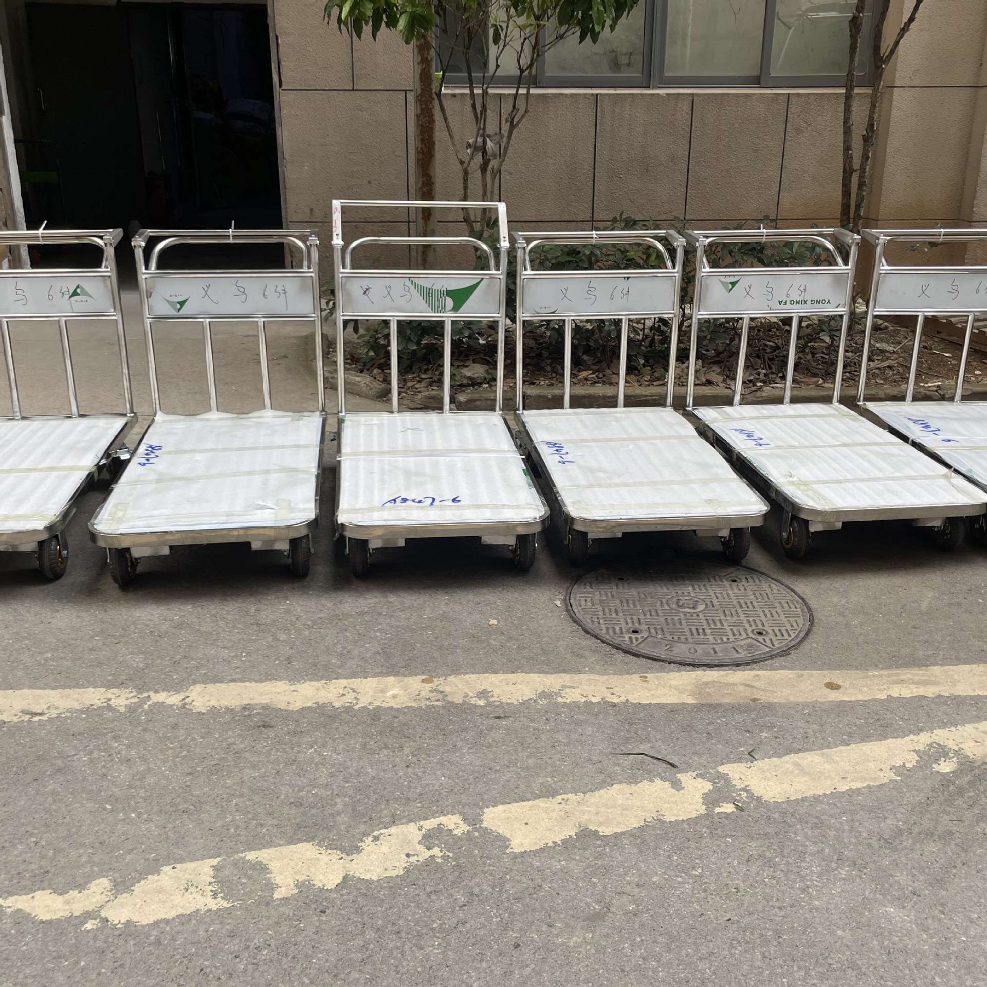 不锈钢单层静音车工厂手刹车专用搬运车平板车手推车脚刹四轮
