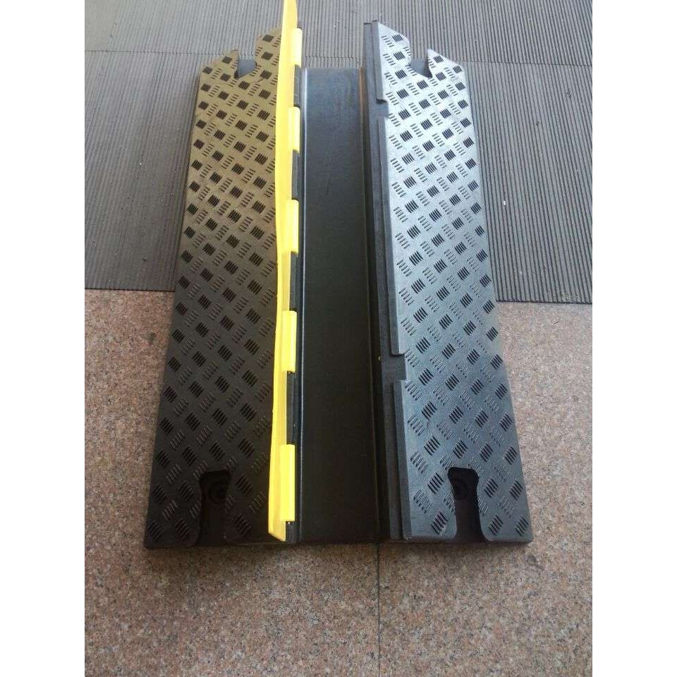 橡胶+pvc 一槽盖板减速带 过水管电线橡胶板 100*58*12cm橡胶单槽