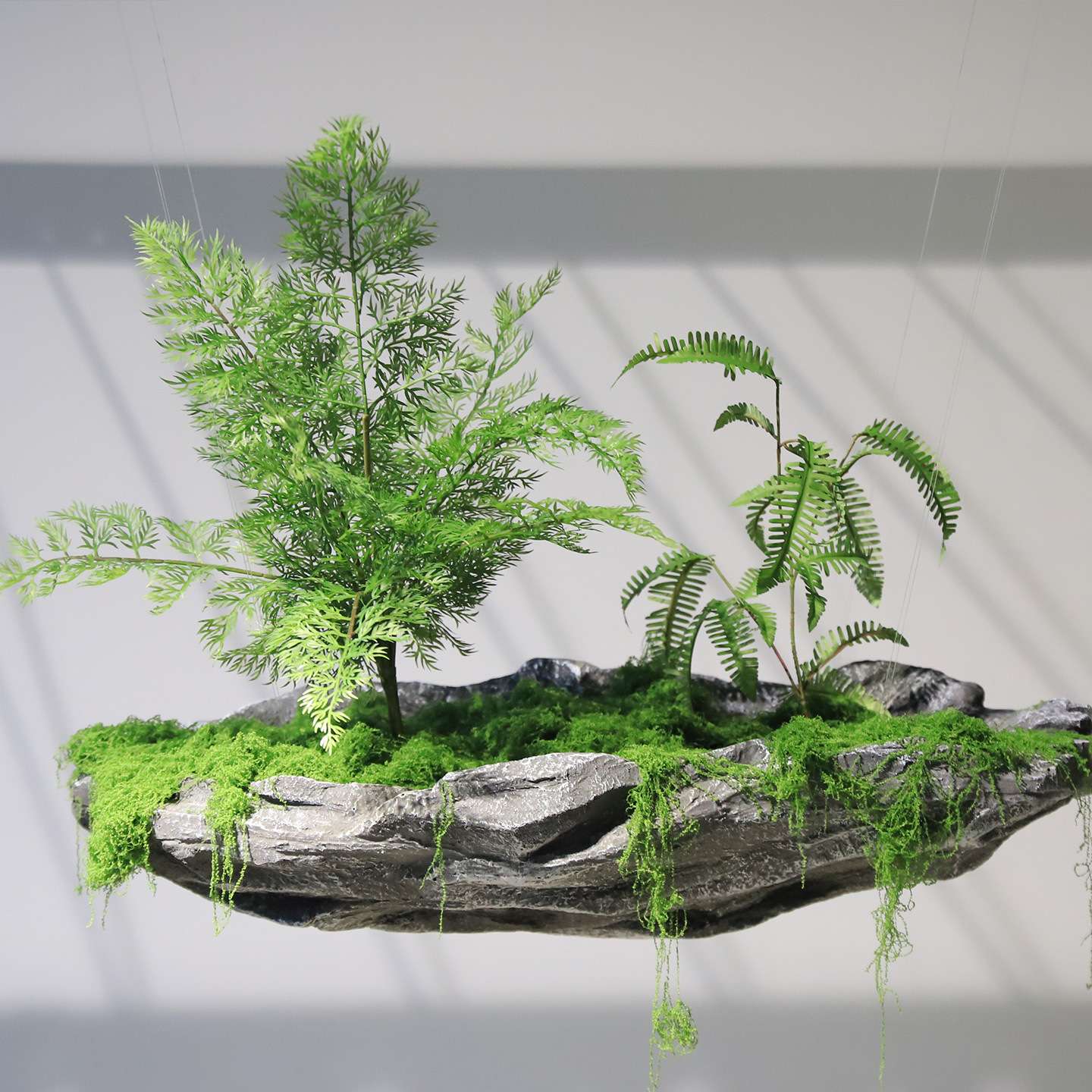 梦幻悬浮岛景观绿植假山石悬挂苔藓植物造景商业橱窗创意装饰石头