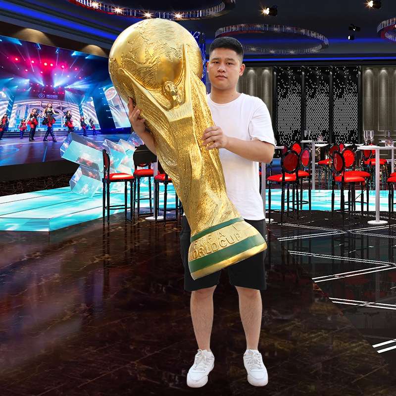 2026美加墨世界杯纪念品大力神杯大型玻璃钢雕塑酒吧摆件装饰模型