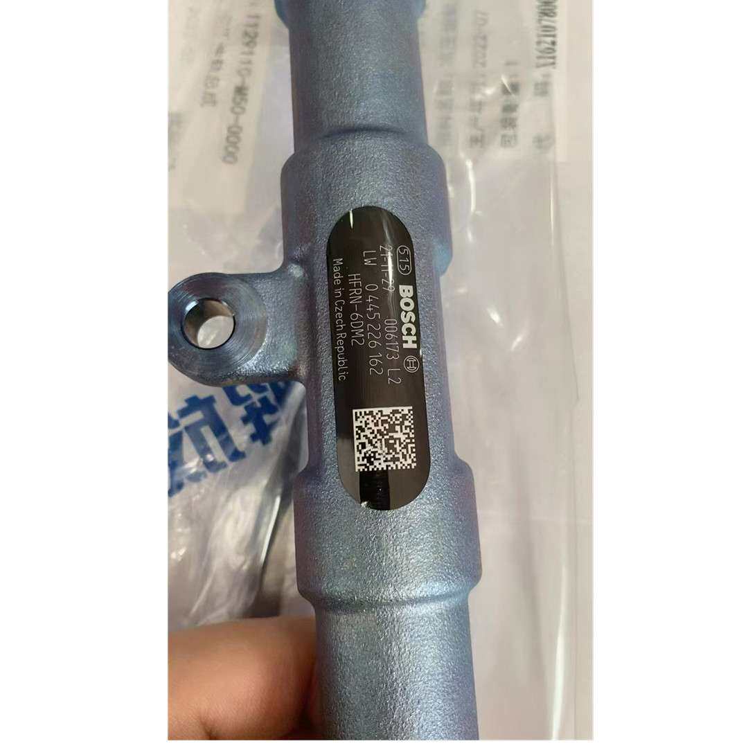 适用于锡柴发动机共轨总成044