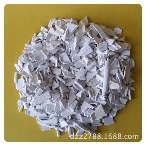 低价再生硬PVC粉碎料墙壁板原料pvc破碎料 硬PVC塑钢粉碎料