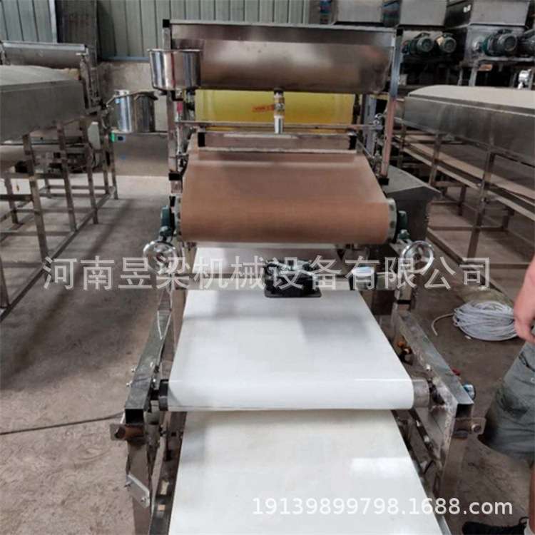商用全自动数控蒸汽式仿手工凉皮机 制作擀面皮米皮凉皮机器厂家